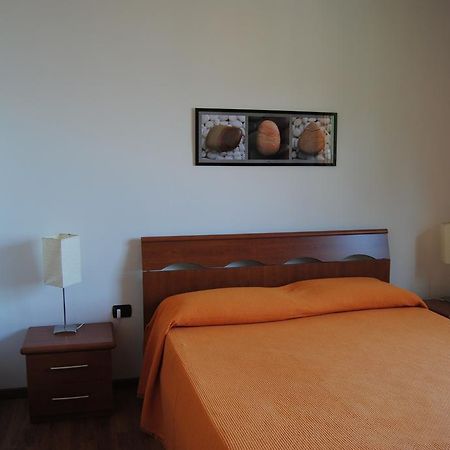 B&B Sosta Sul Lago Lezzeno Exterior photo