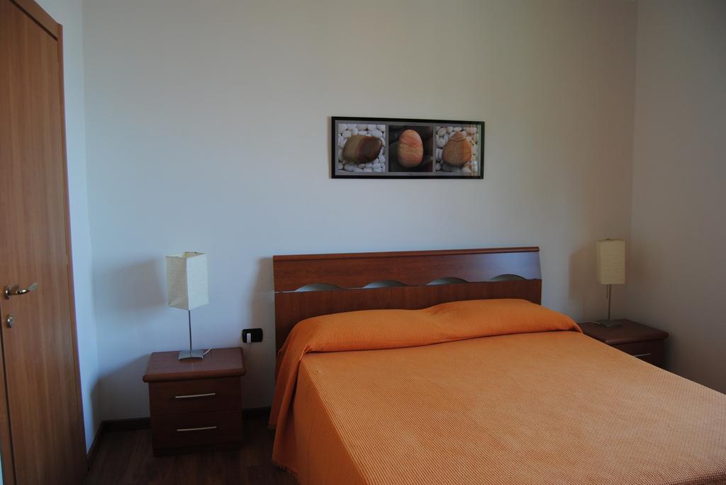 B&B Sosta Sul Lago Lezzeno Exterior photo